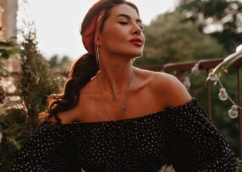 Αυτό είναι το σημείο που «μαρτυράει» την ηλικία σου – Και δεν είναι το πρόσωπο