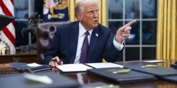 Επίδειξη δύναμης από Τραμπ: Μειώστε την τιμή πετρελαίου, μειώστε τα επιτόκια και πληρώστε