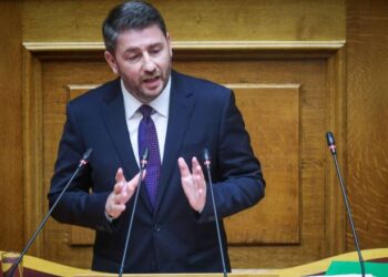 Άγρια κόντρα μεταξύ Φλωρίδη και Ανδρουλάκη στη Βουλή – «Παιχνίδι υποκρισίας»