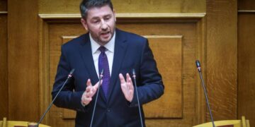 Άγρια κόντρα μεταξύ Φλωρίδη και Ανδρουλάκη στη Βουλή – «Παιχνίδι υποκρισίας»
