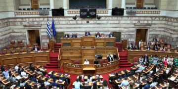 Πρόταση δυσπιστίας: Καταψηφίστηκε από 157 βουλευτές μετά από θυελλώδη τριήμερη συζήτηση