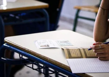 Μηδενίστηκε μαθητής στις Πανελλαδικές – Χτύπησε το κινητό του την ώρα της εξέτασης