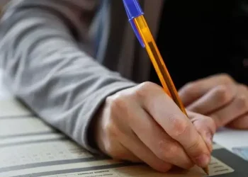 Μηδενίστηκε μαθητής στις Πανελλαδικές – Χτύπησε το κινητό του την ώρα της εξέτασης
