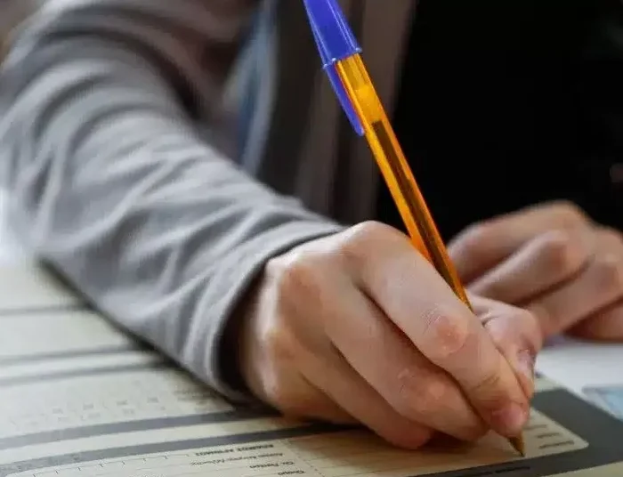 Μηδενίστηκε μαθητής στις Πανελλαδικές – Χτύπησε το κινητό του την ώρα της εξέτασης