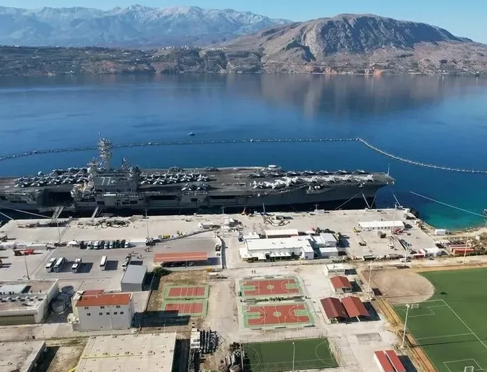 Προθεσμία για απολογία έλαβε ο 26χρονος Αζέρος που συνελήφθη για κατασκοπεία στη Σούδα – Εντοπίστηκαν 5.000 φωτογραφίες πολεμικών πλοίων