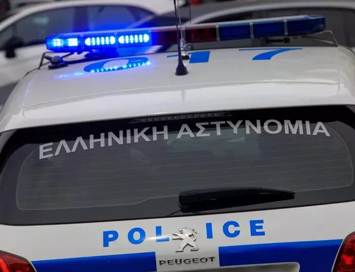 Σοβαρό τροχαίο με περιπολικό στη Λάρισα – Στο νοσοκομείο οι αστυνομικοί