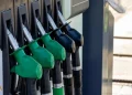 Βάζουν 50 λίτρα με μόνο 30 ευρώ –Η νέα βενζίνη που σπάει τα ταμεία στην Ευρώπη