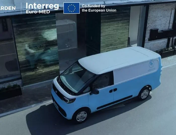 Ένα ηλεκτρικό βαν από τον Δήμο Ηρακλείου για τις ανάγκες των εμπόρων της Κεντρικής Δημοτικής Αγοράς