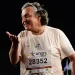 42ος Αυθεντικός Μαραθώνιος: Χειροκροτήματα και συγκίνηση για τον δρομέα που τερμάτισε τελευταίος