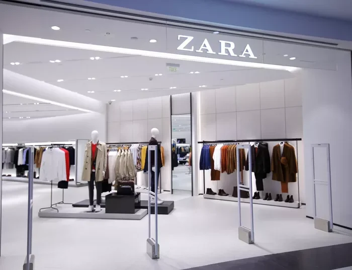 Η Zara κλείνει τις πόρτες της: Aνακοινώνεται το κλείσιμο των περισσότερων καταστημάτων της