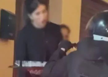 Υπάλληλος κερνούσε ρακές οδηγούς !!!