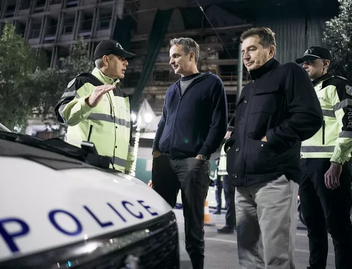 Κ. Μητσοτάκης: Επισκέφθηκε μπλόκο για αλκοτέστ – «Εδώ στην κυριολεξία σώζουμε ζωές»