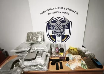 22χρονος πιάστηκε με 10 κιλά κάνναβης, κοκαΐνη, όπλο και μετρητά