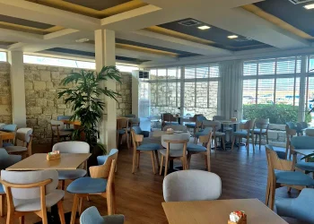 Το εμβληματικό Café – Restaurant «Μαρίνα» ανοίγει τις πόρτες του