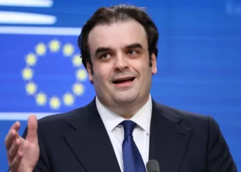 Politico: Από το Grexit στην προεδρία του Eurogroup: Η ιστορία της ελληνικής ανάκαμψης