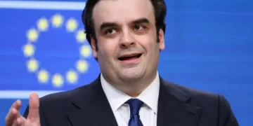Politico: Από το Grexit στην προεδρία του Eurogroup: Η ιστορία της ελληνικής ανάκαμψης