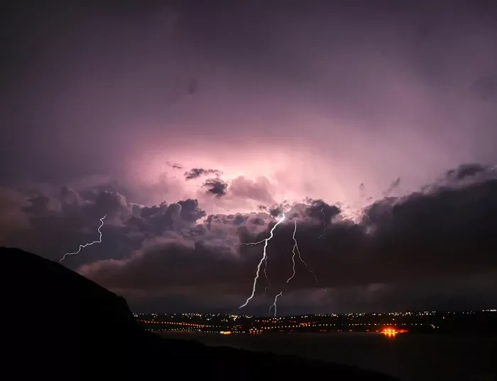 Παρίστανε τη χρυσή κληρονόμο και απέσπασε 30 εκατ. δολάρια από τράπεζες και ιδρύματα – τώρα την κυνηγάει το FBI