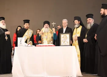 Σε εορταστικό κλίμα η κοπή της πίτας του Δήμου από τον Δήμαρχο Ηρακλείου