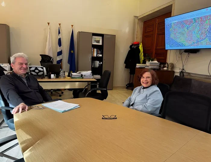 Συνάντηση του Δημάρχου Ηρακλείου με την δωρήτρια Νέλλη Βαρβεράκη