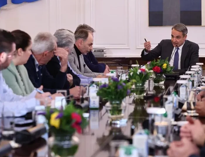 Όσα συζητήθηκαν στη συνάντηση Μητσοτάκη με αγρότες – Τι θα κάνουν όσοι παραμένουν στα μπλόκα