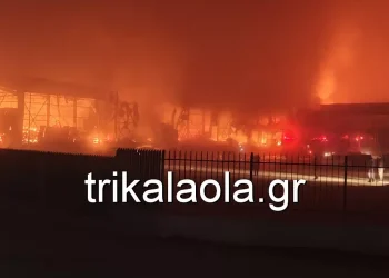 Αγνοούνται 5 γυναίκες μετά από μεγάλη πυρκαγιά σε εργοστάσιο