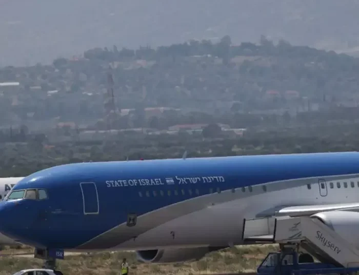 Το περίεργο δρομομολόγιο του αεροσκάφους Νετανιάχου στην Κρήτη και η εκκένωση βάσεων