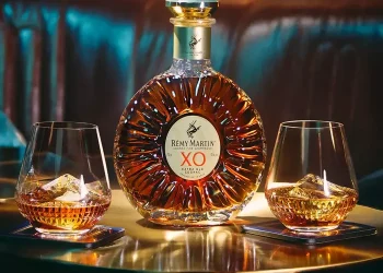 Κρίση παγκοσμίως στην αγορά αλκοολούχων ποτών – Απούλητες φιάλες σε αποθήκες