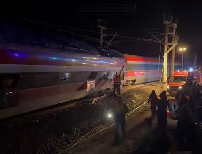 Σιδηροδρομικό δυστύχημα στην Ισπανία – Τουλάχιστον 21 νεκροί, δεκάδες τραυματίες και εγκλωβισμένοι