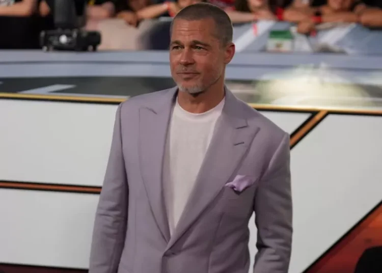 Ο Μπραντ Πιτ στην Ελλάδα – Η άφιξη και η πρώτη βόλτα