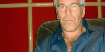 Αρχεία “βόμβα” του FBI για τον Επστάιν: “Εκπαιδεύτηκε ως κατάσκοπος και συνεργαζόταν με CIA και Μοσάντ”- Τι αναφέρουν οι φάκελοι