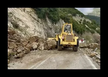 «Λουκέτο» διαρκείας στον δρόμο Τέρτσα – Μύρτος μετά από νέα σοβαρή κατολίσθηση