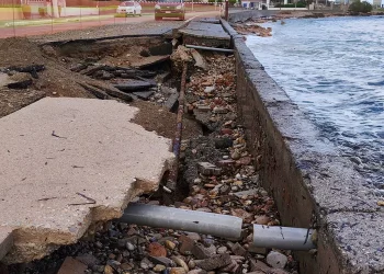 Επείγουσα παρέμβαση για την αποκατάσταση του παραλιακού μετώπου Γουβών