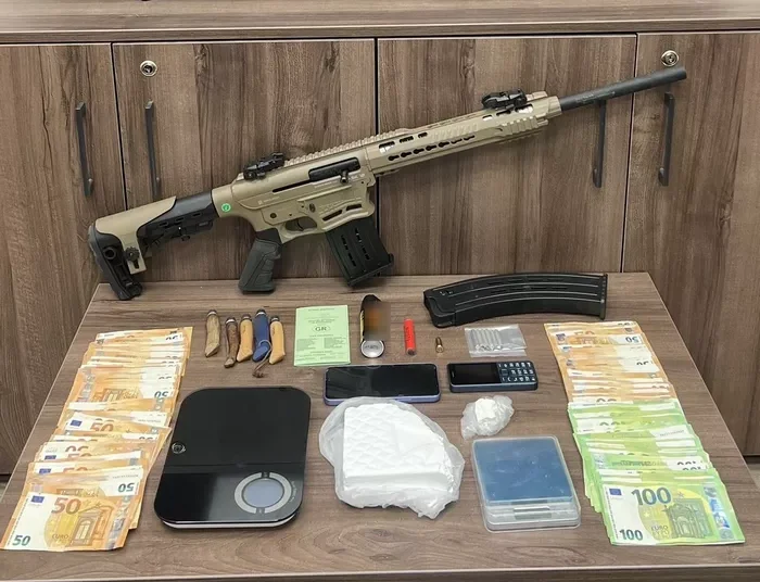 Συνελήφθη 43χρονος την ώρα που έκρυβε ναρκωτικά στο χωράφι