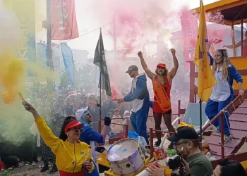 Κέφι και ξεφάντωμα στο ρεθεμνιώτικο καρναβάλι – Στη 1 το μεσημέρι ξεκινά η Μεγάλη παρέλαση