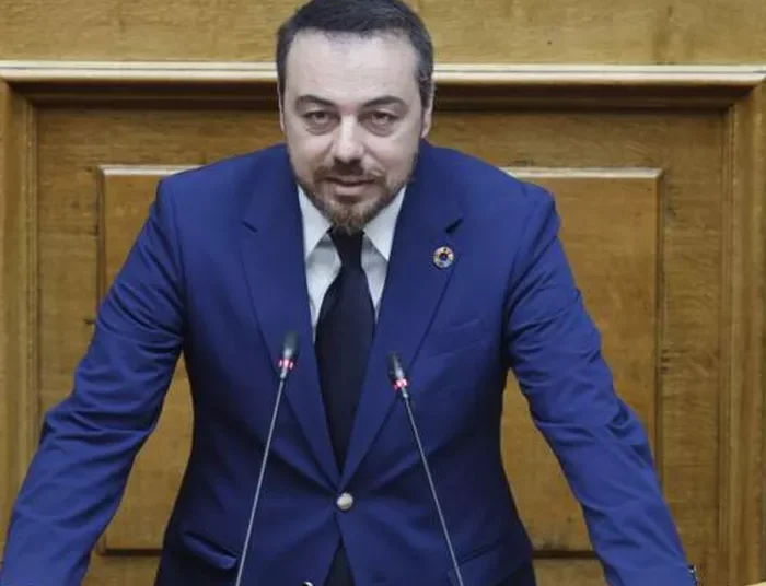 Σοβαρό ατύχημα για τον Φραγκίσκο Παρασύρη – Στο νοσοκομείο με κάταγμα