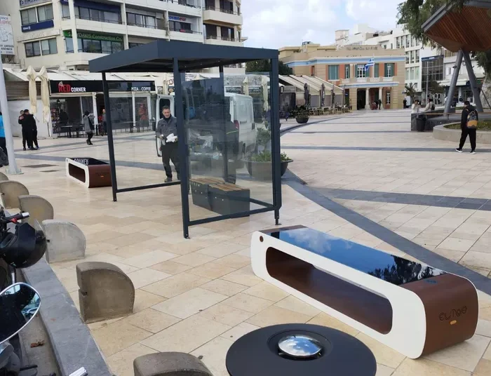 Δώδεκα νέες «έξυπνες» ηλιακές στάσεις λεωφορείων από το Δήμο Ηρακλείου