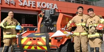 Το ρομπότ που μπαίνει στις φλόγες και σβήνουν φωτιές – Η νέα τεχνολογία που αλλάζει την πυρόσβεση