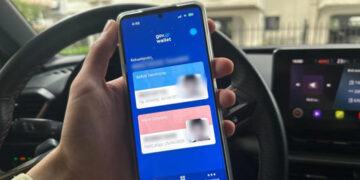 Δίπλωμα οδήγησης στο κινητό: Επιτρέπεται να το δείξω σε έλεγχο της Τροχαίας; – Τι αναφέρει ο νέος ΚΟΚ