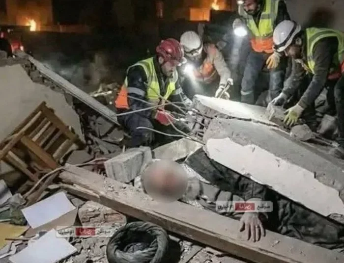 Είναι προϊόν ΑΙ ή όχι ? η  viral φωτογραφία του νεκρού Χαμενεΐ που «σαρώνει» το Διαδίκτυο