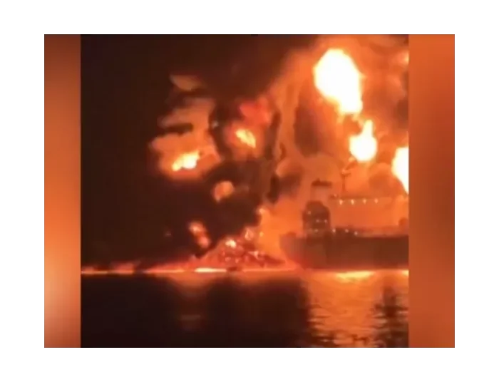 Περσικό Κόλπο: Σώοι και οι 22 ναυτικοί του ελληνόκτητου δεξαμενόπλοιο που χτυπήθηκε