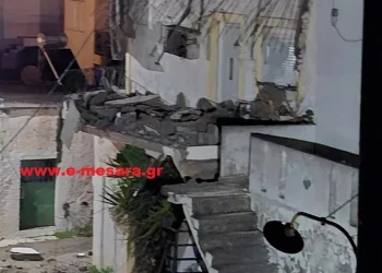 Μεσαρά: Κατέρρευσε μπαλκόνι σε χωριό μέσα στη νύχτα