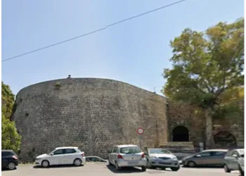 Ηράκλειο: 94χρονο έπεσε από τα Ενετικά Τείχη – Λίγες ώρες αργότερα κατέληξε