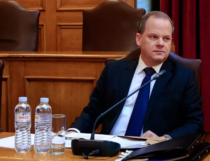 Ο Κώστας Καραμανλής ανακοίνωσε ότι δεν θα είναι υποψήφιος στις επόμενες εκλογές.