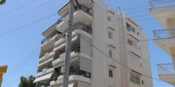 Ηλιούπολη: Πέθανε και η δεύτερη 17χρονη που έπεσε από την πολυκατοικία