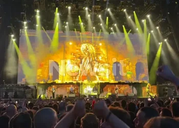 Iron Maiden: «Εκρηκτική» συναυλία στο ΟΑΚΑ με πάνω από 50.000 οπαδούς τους να παραληρούν