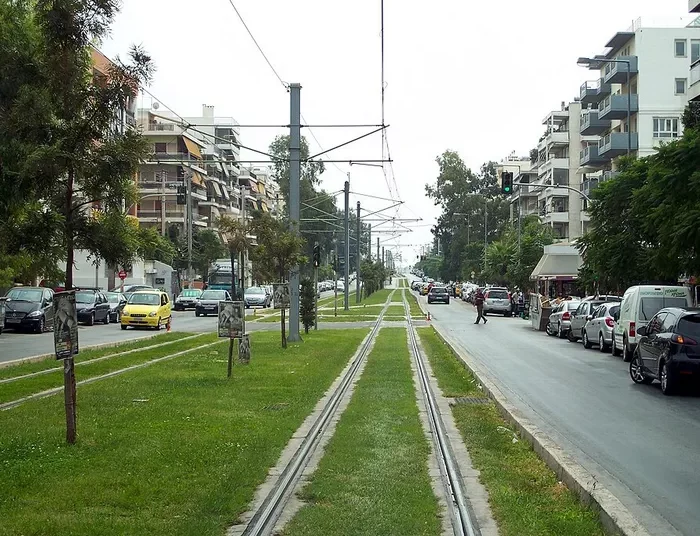 Συναγερμός στα νότια προάστια: Έντονη οσμή αερίου οδήγησε σε προληπτικές εκκενώσεις