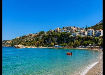 Tροχαίο στην Εθνική – Τούμπαρε όχημα – Video
