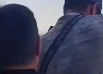 Συγκλονιστικό βίντεο από τη διάσωση άνδρα που επιχείρησε να πέσει από 6ο όροφο