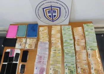 Έφοδος της ΕΛ.ΑΣ. σε πολεοδομίες για «εξυπηρετήσεις» – 6 συλλήψεις – Κατασχέθηκαν 334.895 ευρώ