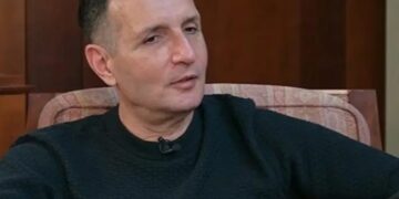 Δημήτρης Μπάσης: «Δεν μπορούσα εκείνη τη στιγμή να συνεχίσω το τραγούδι …